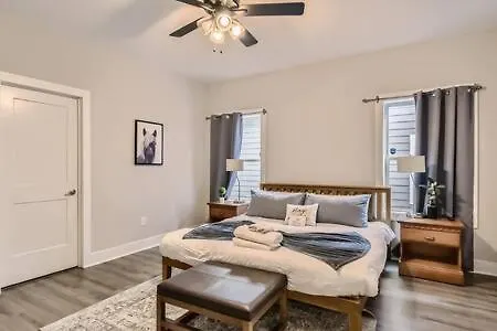 New Build 5 Min To Broadway Sleeps 10 Vila